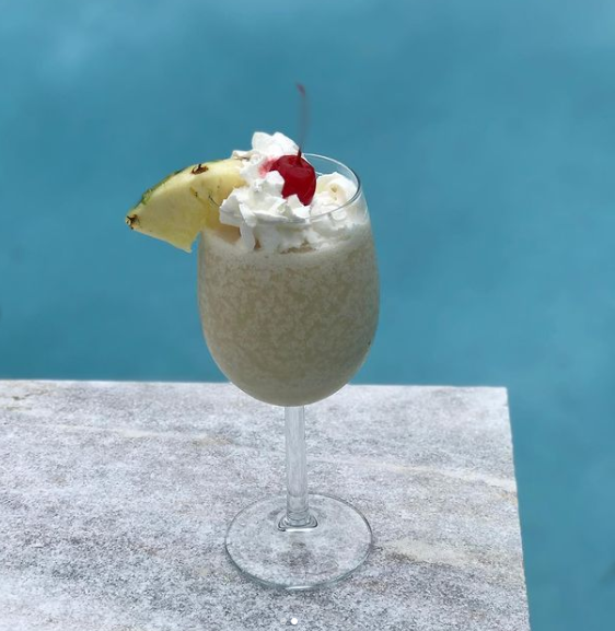 Piña Colada cocktail: dessert in a glass